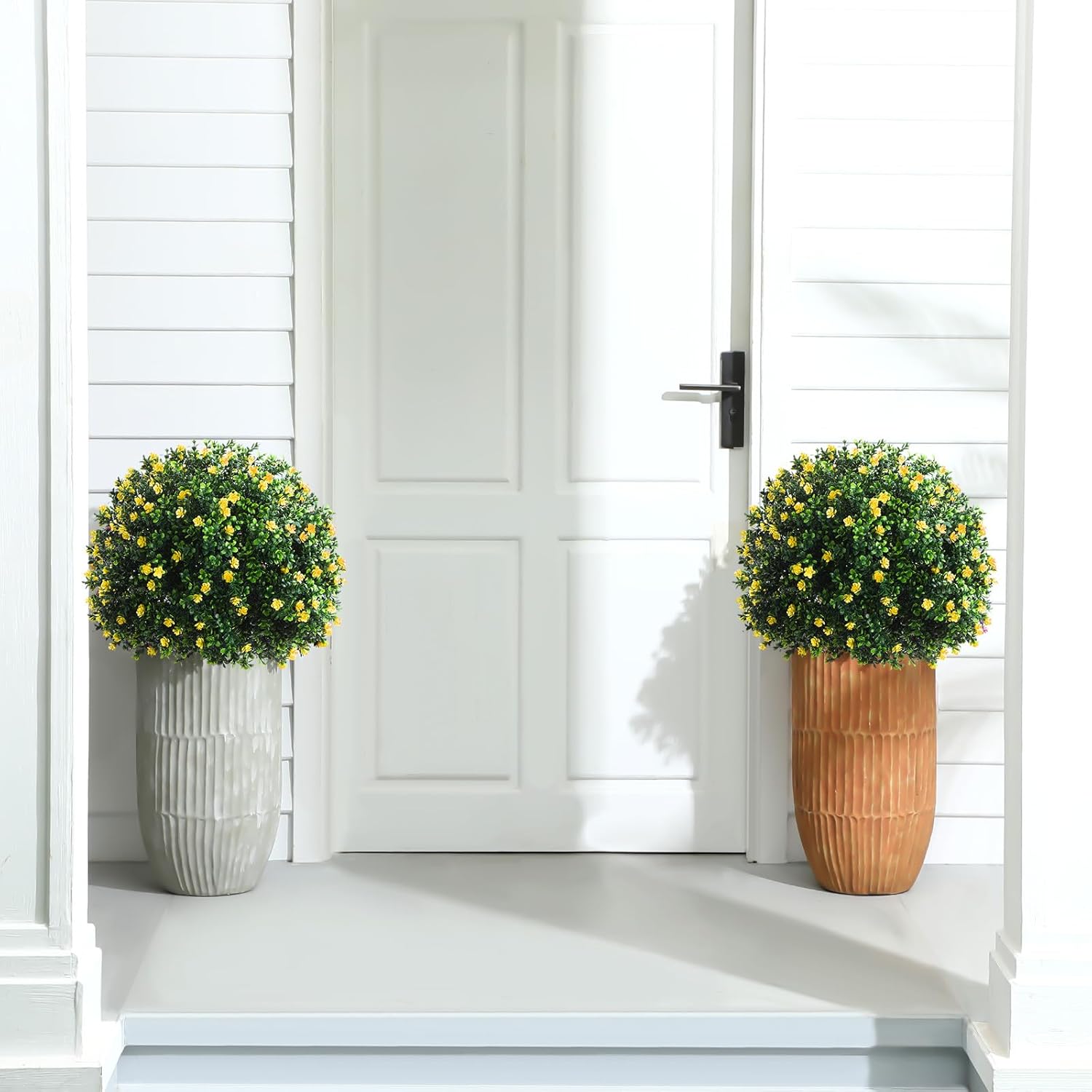 Yunlly Set of 2 Artificial Boxwood Topiary Balls with Flowers