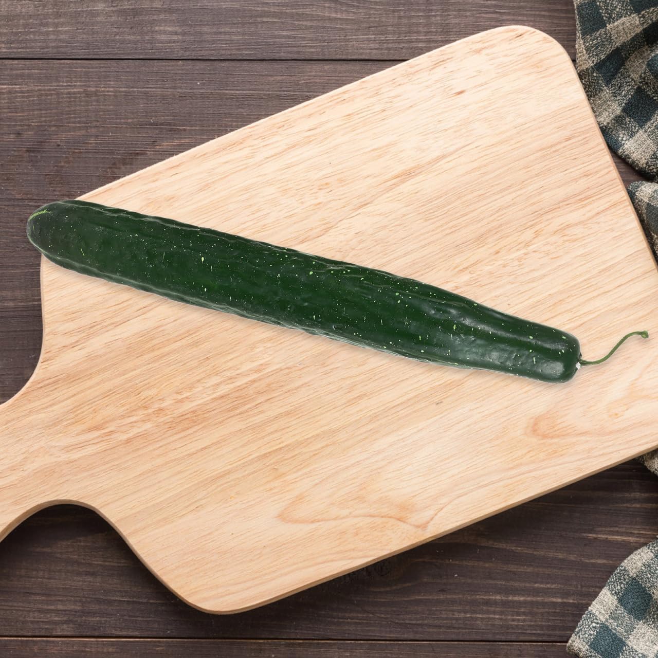 HOMSFOU 3Pcs Lifelike Green Cucumber Decor